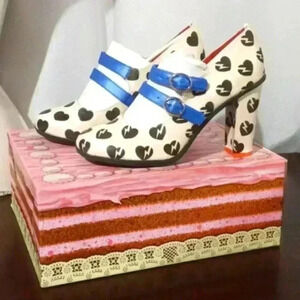 Hot Chocolate Design "He Loves Me, He Loves Me Not" Mary Jane Heels Rockabilly